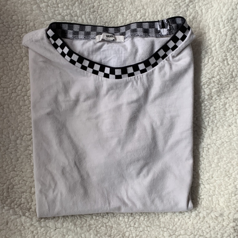 Vans t-shirt with elastic checkered neck line!